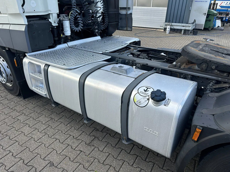 Nyergesvontató DAF XF 450 Super Space Cab Euro 6: 9 kép. Nyergesvontató DAF XF 450 Super Space Cab Euro 6: 9 kép.