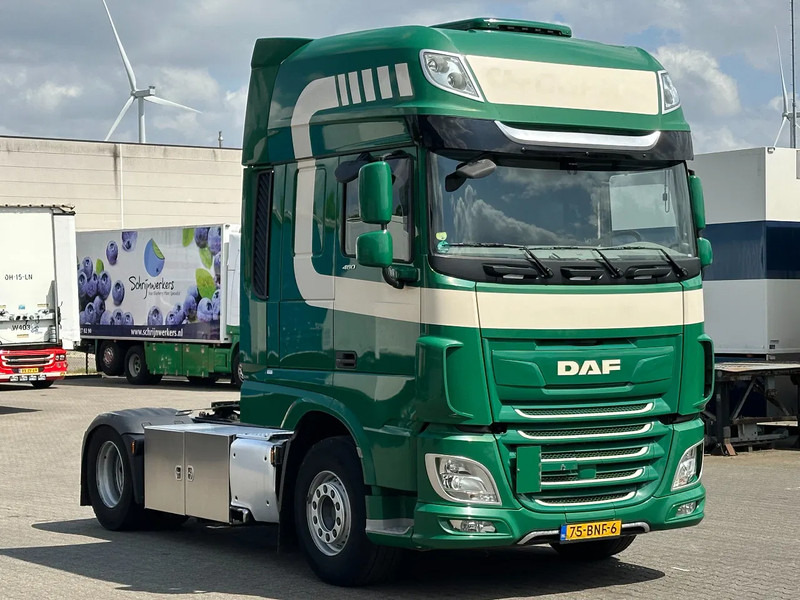 DAF XF 480 SSC Intarder / Euro 6 / Apk *NL-Truck* - Nyergesvontató: 2 kép. DAF XF 480 SSC Intarder / Euro 6 / Apk *NL-Truck* - Nyergesvontató: 2 kép.