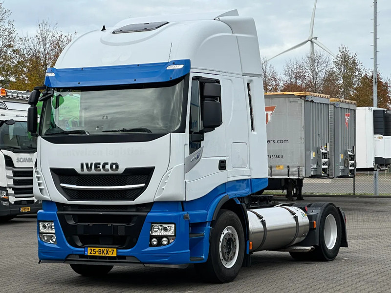Iveco Stralis 460 LNG Euro 6 Retarder *NL-Truck* - Nyergesvontató: 1 kép. Iveco Stralis 460 LNG Euro 6 Retarder *NL-Truck* - Nyergesvontató: 1 kép.