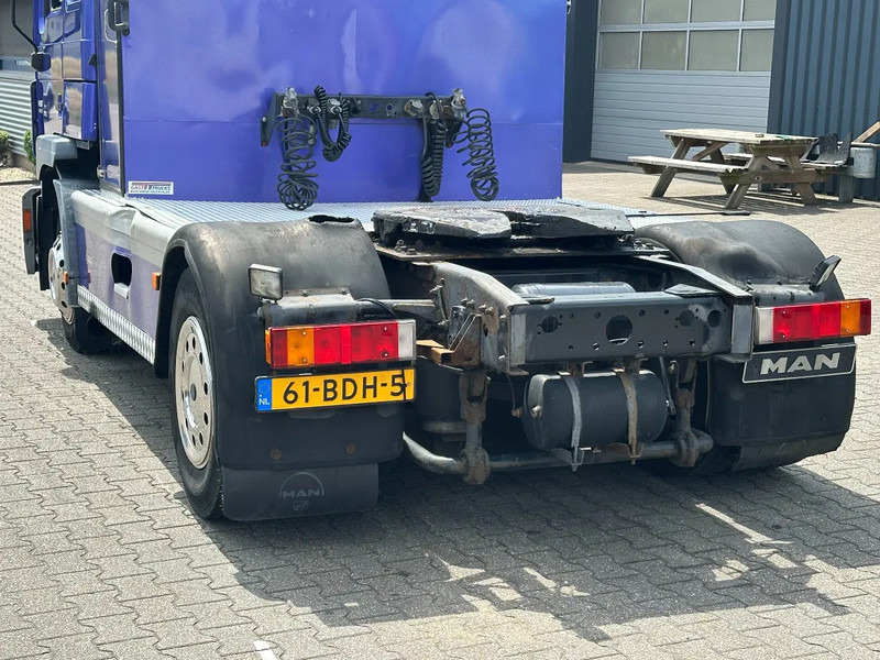 MAN 14.224 4x2 Euro 2 / 6 Cilinder / Manual / 290Tkm! - Nyergesvontató: 5 kép. MAN 14.224 4x2 Euro 2 / 6 Cilinder / Manual / 290Tkm! - Nyergesvontató: 5 kép.