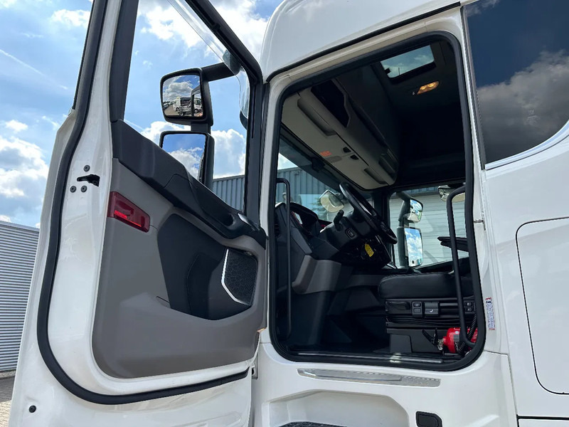 Nyergesvontató Scania S650 V8 6x2 Boogie / Retarder / 2 Tank / Full Air / Full Spoiler: 12 kép.