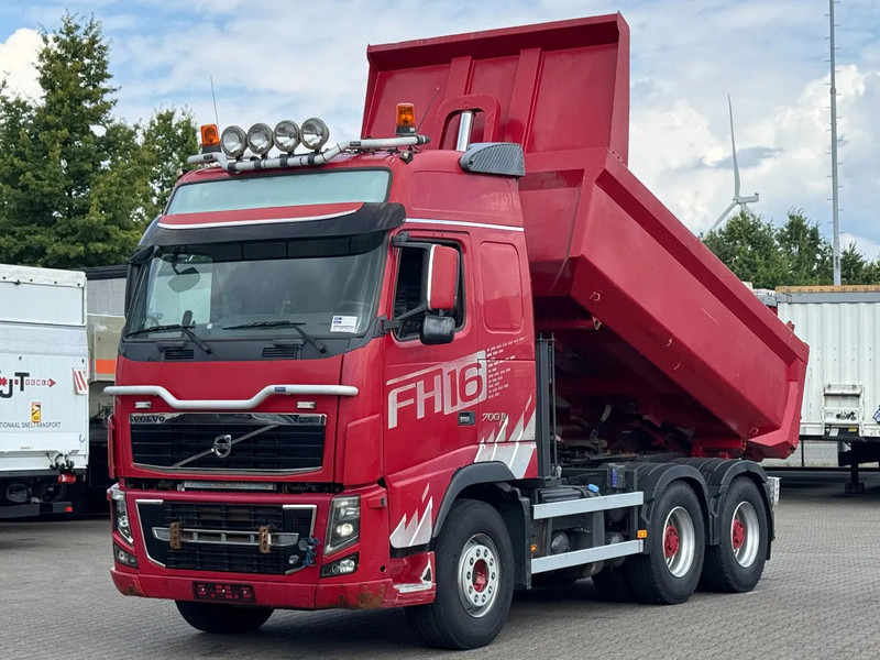 Volvo FH 16.700 6x4 Tipper And Tractor Combi / Retarder / Euro 5 - Nyergesvontató: 1 kép. Volvo FH 16.700 6x4 Tipper And Tractor Combi / Retarder / Euro 5 - Nyergesvontató: 1 kép.