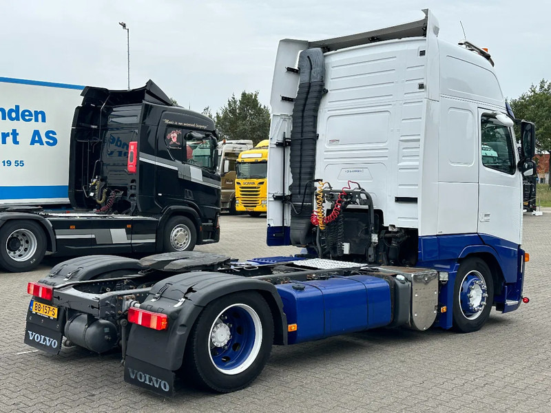 Volvo FH 400 Globe XL Mega / Full Air / 2 Tank / Euro 5 - Nyergesvontató: 3 kép. Volvo FH 400 Globe XL Mega / Full Air / 2 Tank / Euro 5 - Nyergesvontató: 3 kép.