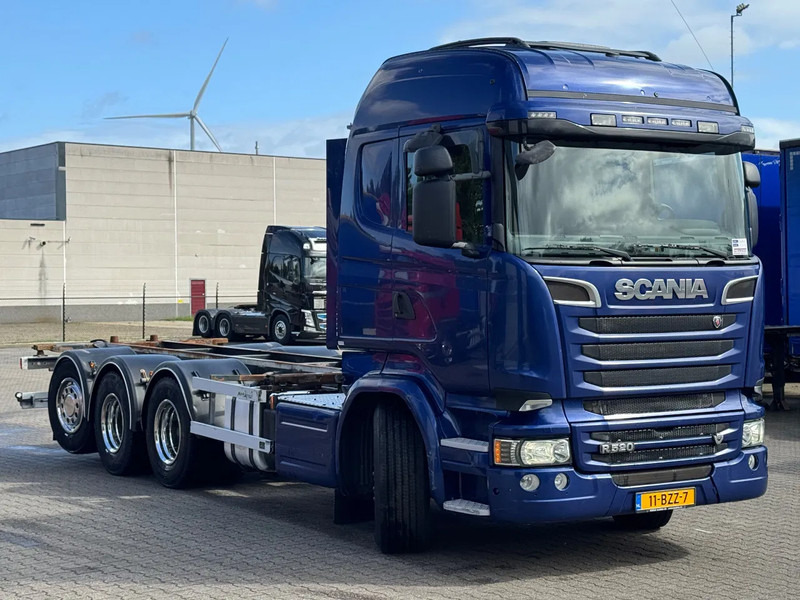 Scania R520 V8 8x4*4 Retarder / BDF / Full Air / Euro 6 - Cserefelépítményes teherautó: 2 kép. Scania R520 V8 8x4*4 Retarder / BDF / Full Air / Euro 6 - Cserefelépítményes teherautó: 2 kép.