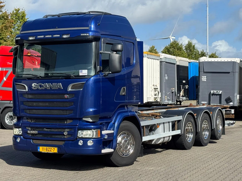Scania R520 V8 8x4*4 Retarder / BDF / Full Air / Euro 6 - Cserefelépítményes teherautó: 1 kép. Scania R520 V8 8x4*4 Retarder / BDF / Full Air / Euro 6 - Cserefelépítményes teherautó: 1 kép.