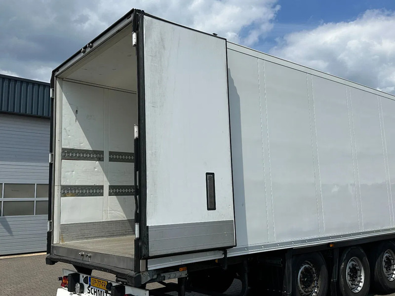 Schmitz Cargobull Carrier Vector 1550 / Rotos Disc / Lift-Axle / APK 04-2026 - Félpótkocsi hűtős: 5 kép. Schmitz Cargobull Carrier Vector 1550 / Rotos Disc / Lift-Axle / APK 04-2026 - Félpótkocsi hűtős: 5 kép.