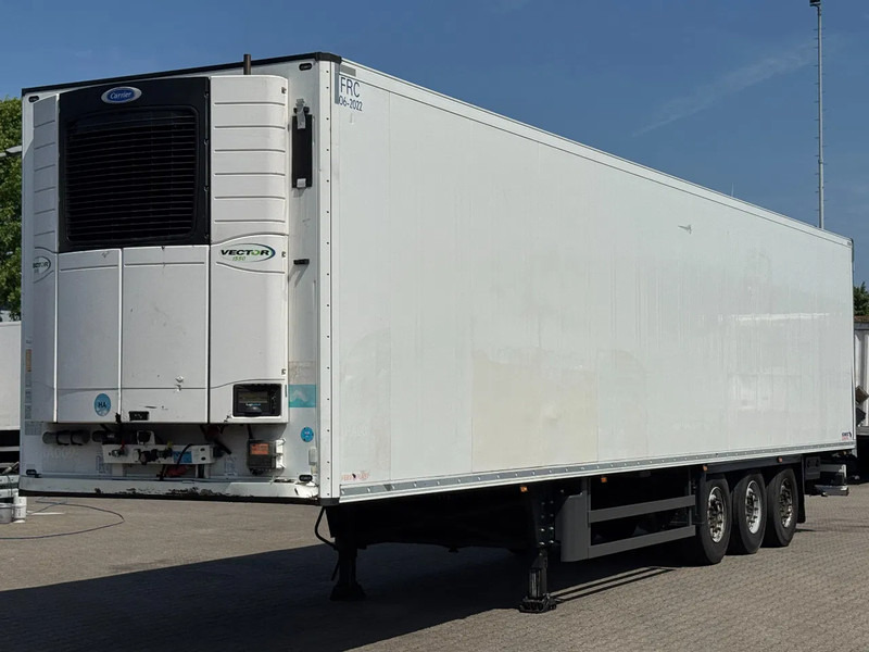Schmitz Cargobull Carrier Vector 1550 / Rotos Disc / Lift-Axle / APK - Félpótkocsi hűtős: 1 kép. Schmitz Cargobull Carrier Vector 1550 / Rotos Disc / Lift-Axle / APK - Félpótkocsi hűtős: 1 kép.