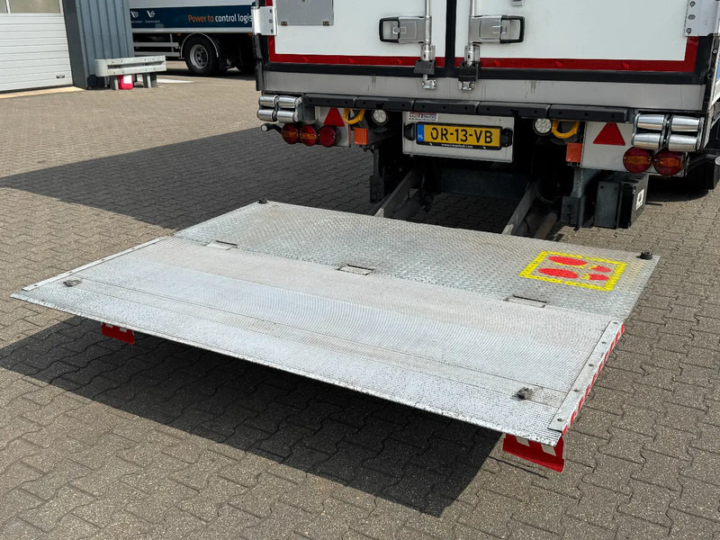 Schmitz Cargobull THERMO KING SLXi 300 / OV-Laadklep / 2x Lift-AS / Apk 03-2026 - Félpótkocsi hűtős: 4 kép. Schmitz Cargobull THERMO KING SLXi 300 / OV-Laadklep / 2x Lift-AS / Apk 03-2026 - Félpótkocsi hűtős: 4 kép.