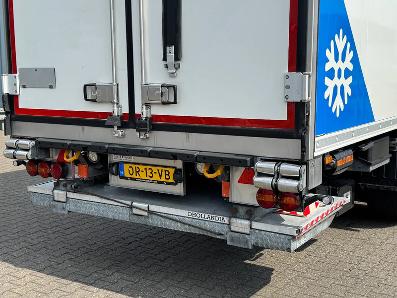 Schmitz Cargobull THERMO KING SLXi 300 / OV-Laadklep / 2x Lift-AS / Apk 03-2026 - Félpótkocsi hűtős: 3 kép. Schmitz Cargobull THERMO KING SLXi 300 / OV-Laadklep / 2x Lift-AS / Apk 03-2026 - Félpótkocsi hűtős: 3 kép.