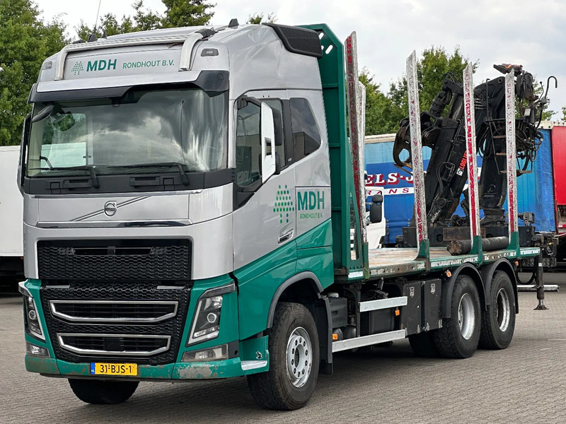 Volvo FH 16.750 6x4 Hiab 125Z Crane Engine Problem! Wood Transporter Euro 6 - Rönkszállító teherautó: 1 kép. Volvo FH 16.750 6x4 Hiab 125Z Crane Engine Problem! Wood Transporter Euro 6 - Rönkszállító teherautó: 1 kép.