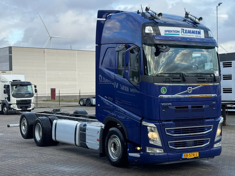 Volvo FH 460 6x2 Globetrotter XL WB 4.90mtr - Alvaz teherautó: 2 kép. Volvo FH 460 6x2 Globetrotter XL WB 4.90mtr - Alvaz teherautó: 2 kép.