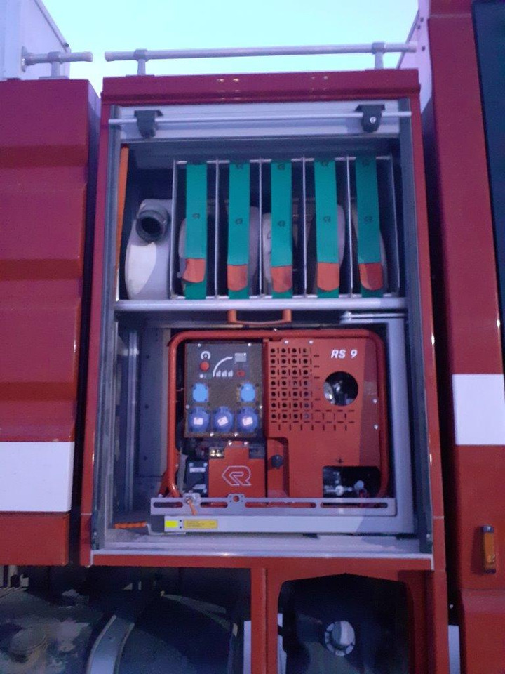 Rosenbauer Man Mustang TLF 11000 6x4 - Tűzoltóautó: 5 kép. Rosenbauer Man Mustang TLF 11000 6x4 - Tűzoltóautó: 5 kép.