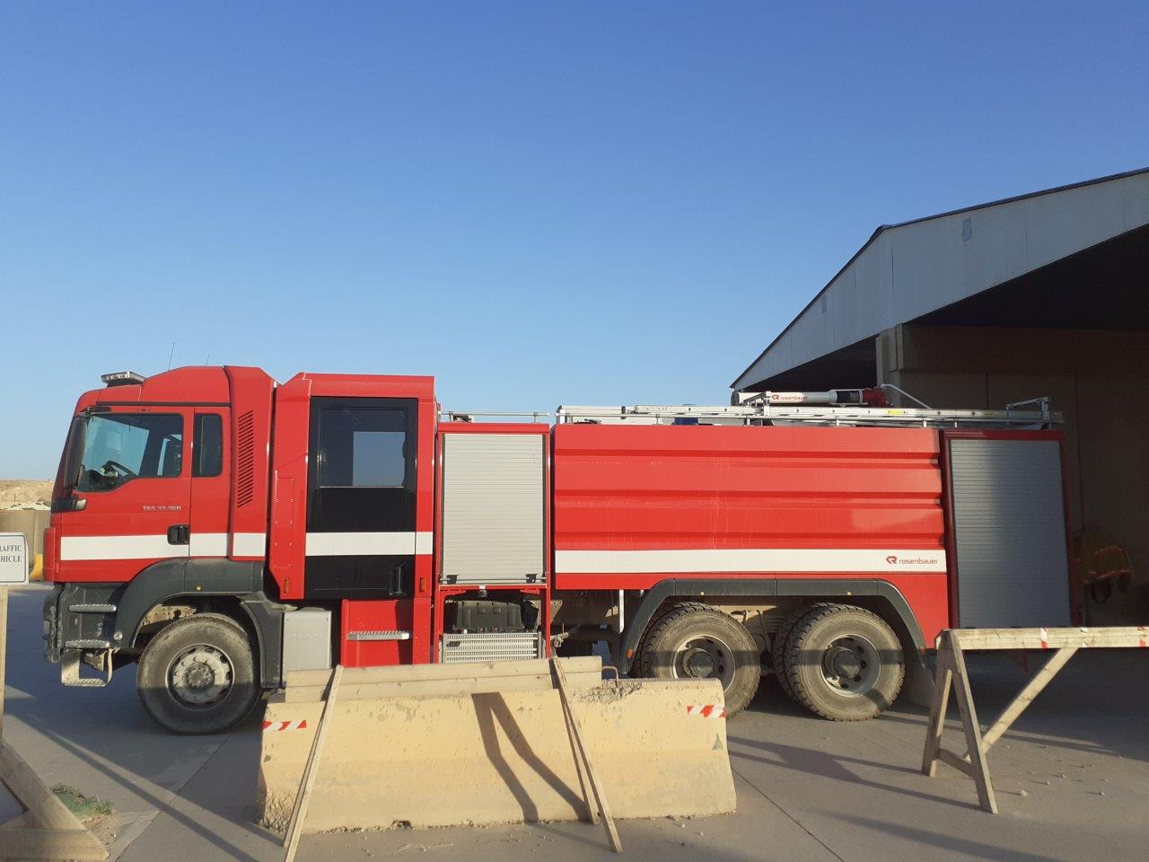 Rosenbauer Man Mustang TLF 11000 6x4 - Tűzoltóautó: 2 kép. Rosenbauer Man Mustang TLF 11000 6x4 - Tűzoltóautó: 2 kép.