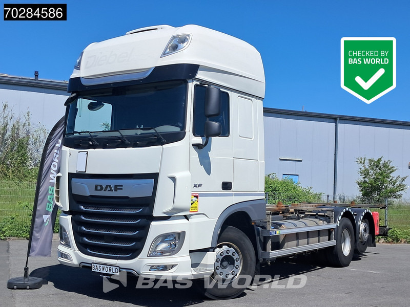 DAF XF 450 6X2 BDF SSC Retarder 2x Tanks Liftachse Standklima LED ACC Euro 6 - Cserefelépítményes teherautó: 1 kép. DAF XF 450 6X2 BDF SSC Retarder 2x Tanks Liftachse Standklima LED ACC Euro 6 - Cserefelépítményes teherautó: 1 kép.