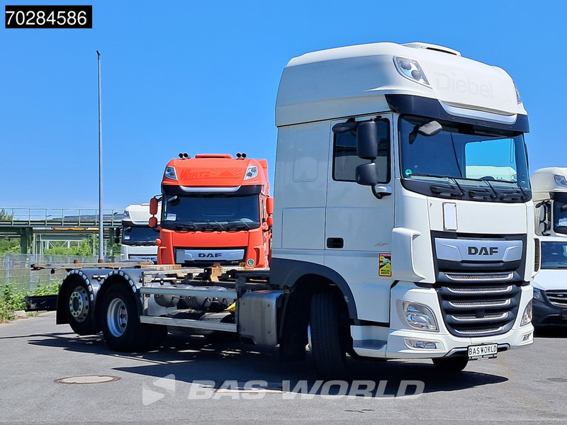 DAF XF 450 6X2 BDF SSC Retarder 2x Tanks Liftachse Standklima LED ACC Euro 6 - Cserefelépítményes teherautó: 3 kép. DAF XF 450 6X2 BDF SSC Retarder 2x Tanks Liftachse Standklima LED ACC Euro 6 - Cserefelépítményes teherautó: 3 kép.