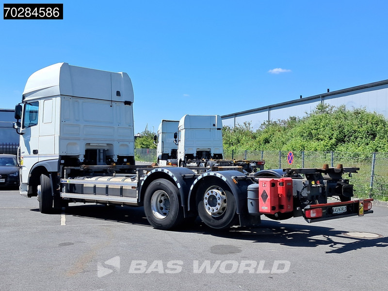 DAF XF 450 6X2 SSC Retarder 2x Tanks Liftachse Standklima LED ACC - Cserefelépítményes teherautó: 2 kép. DAF XF 450 6X2 SSC Retarder 2x Tanks Liftachse Standklima LED ACC - Cserefelépítményes teherautó: 2 kép.