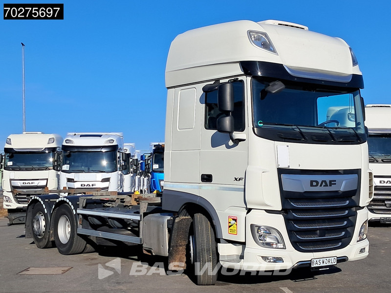 DAF XF 480 6X2 FAN SSC Retarder Lift+Lenkachse StandKlima ACC Euro 6 - Cserefelépítményes teherautó: 3 kép. DAF XF 480 6X2 FAN SSC Retarder Lift+Lenkachse StandKlima ACC Euro 6 - Cserefelépítményes teherautó: 3 kép.