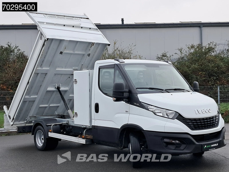 Iveco Daily 35C14 Kipper Doppelbereifung 3,5t AHK Klima Tempomat Euro6 Tipper Benne Kieper 2m3 A/C Towbar Cruise control - Billenőplatós kisteherautó: 2 kép. Iveco Daily 35C14 Kipper Doppelbereifung 3,5t AHK Klima Tempomat Euro6 Tipper Benne Kieper 2m3 A/C Towbar Cruise control - Billenőplatós kisteherautó: 2 kép.