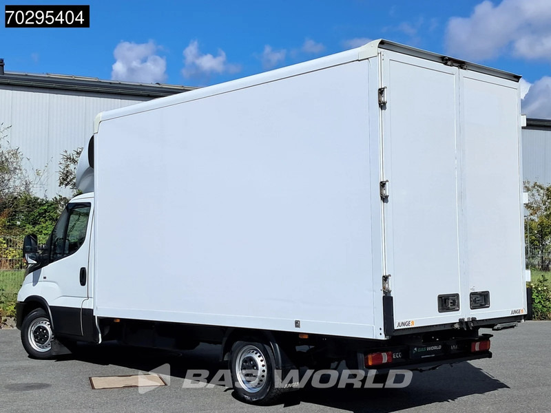 Iveco Daily 35S16 Automatik Kastenwagen Hintertüren 160PS Klimaanlage Kamera Euro6 Möbelkasten 21m3 A/C - Dobozos kisteherautó: 2 kép. Iveco Daily 35S16 Automatik Kastenwagen Hintertüren 160PS Klimaanlage Kamera Euro6 Möbelkasten 21m3 A/C - Dobozos kisteherautó: 2 kép.