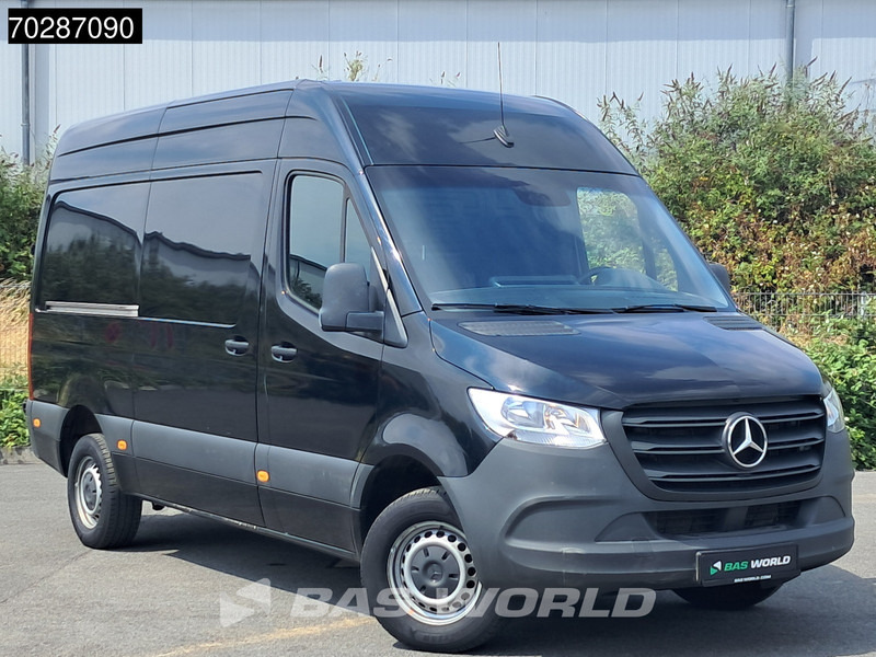 Mercedes-Benz Sprinter 317 CDI 9G-Tronic Automatik L2H2 170PS 3,5t AHK Klima Kamera MBUX CarPlay Euro6 L2 12m3 A/C Towbar - Furgon: 2 kép. Mercedes-Benz Sprinter 317 CDI 9G-Tronic Automatik L2H2 170PS 3,5t AHK Klima Kamera MBUX CarPlay Euro6 L2 12m3 A/C Towbar - Furgon: 2 kép.