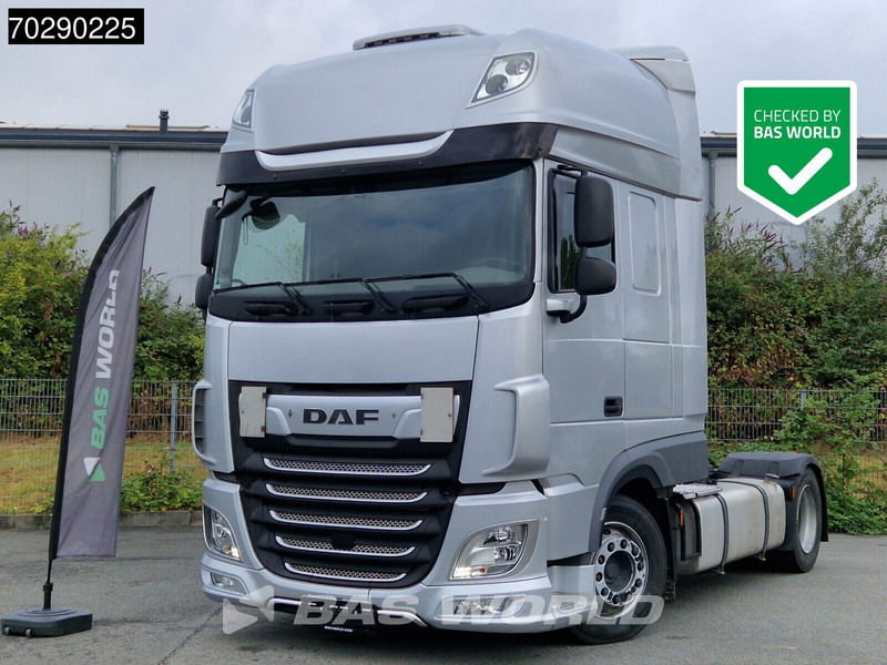 DAF XF 480 4X2 Retarder Mega Standairco 2xTanks ACC Euro 6 - Nyergesvontató: 1 kép. DAF XF 480 4X2 Retarder Mega Standairco 2xTanks ACC Euro 6 - Nyergesvontató: 1 kép.