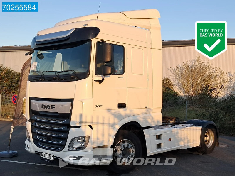 DAF XF 480 4X2 SC PTO StandKlima ACC LED - Nyergesvontató: 1 kép. DAF XF 480 4X2 SC PTO StandKlima ACC LED - Nyergesvontató: 1 kép.