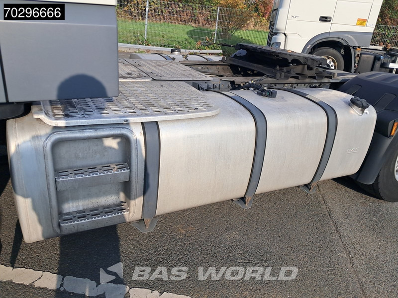 DAF XF 480 4X2 SSC Retarder 2xTanks ACC LED Standklima Euro 6 - Nyergesvontató: 5 kép. DAF XF 480 4X2 SSC Retarder 2xTanks ACC LED Standklima Euro 6 - Nyergesvontató: 5 kép.