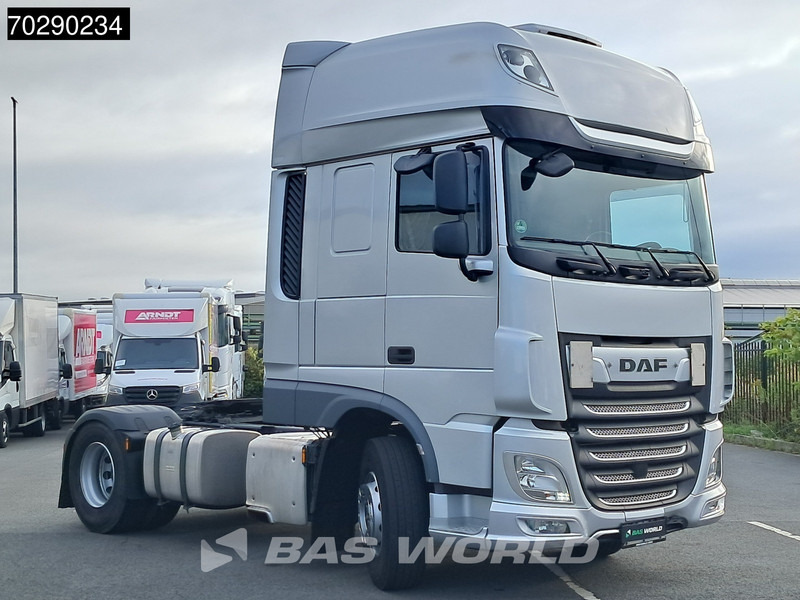 DAF XF 480 4X2 SSC Retarder 2xTanks ACC Standklima Euro 6 - Nyergesvontató: 3 kép. DAF XF 480 4X2 SSC Retarder 2xTanks ACC Standklima Euro 6 - Nyergesvontató: 3 kép.