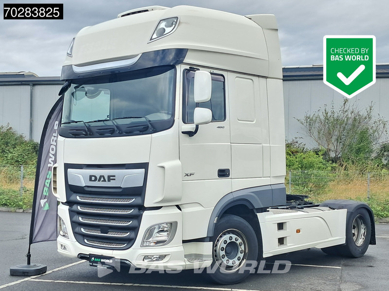 DAF XF 480 4X2 SSC Retarder 2xTanks Standklima ACC Euro 6 - Nyergesvontató: 1 kép. DAF XF 480 4X2 SSC Retarder 2xTanks Standklima ACC Euro 6 - Nyergesvontató: 1 kép.