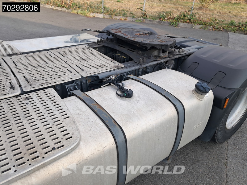 DAF XF 480 4X2 SSC Retarder Standklima LED ACC Euro 6 - Nyergesvontató: 5 kép. DAF XF 480 4X2 SSC Retarder Standklima LED ACC Euro 6 - Nyergesvontató: 5 kép.