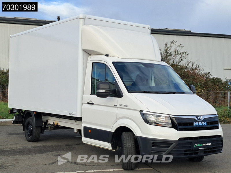 Volkswagen Crafter 140pk Ladebordwand Automatik 140PS Koffer Kamera Tempomat Klima Euro6 A/C Cruise control - Dobozos kisteherautó: 5 kép. Volkswagen Crafter 140pk Ladebordwand Automatik 140PS Koffer Kamera Tempomat Klima Euro6 A/C Cruise control - Dobozos kisteherautó: 5 kép.