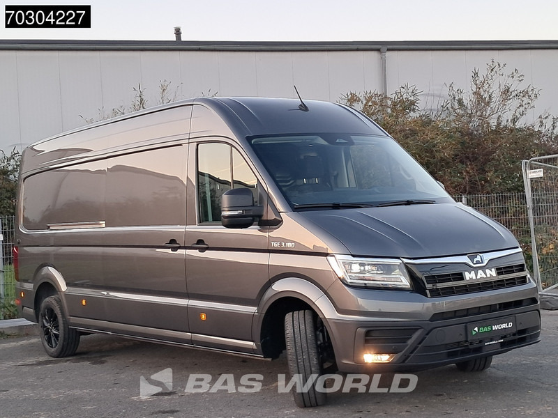 Volkswagen Crafter 177pk Automatik 180PS AHK L4H3 ACC LED Navi Kamera Parkensensoren Euro6 L3H2 A/C Towbar - Furgon: 5 kép. Volkswagen Crafter 177pk Automatik 180PS AHK L4H3 ACC LED Navi Kamera Parkensensoren Euro6 L3H2 A/C Towbar - Furgon: 5 kép.