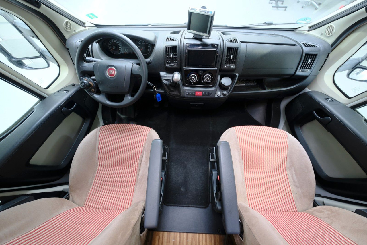 Adria Matrix Axess M 590 SG/Automatik/Hubbett/TOP - Félintegrált lakóautó: 5 kép. Adria Matrix Axess M 590 SG/Automatik/Hubbett/TOP - Félintegrált lakóautó: 5 kép.
