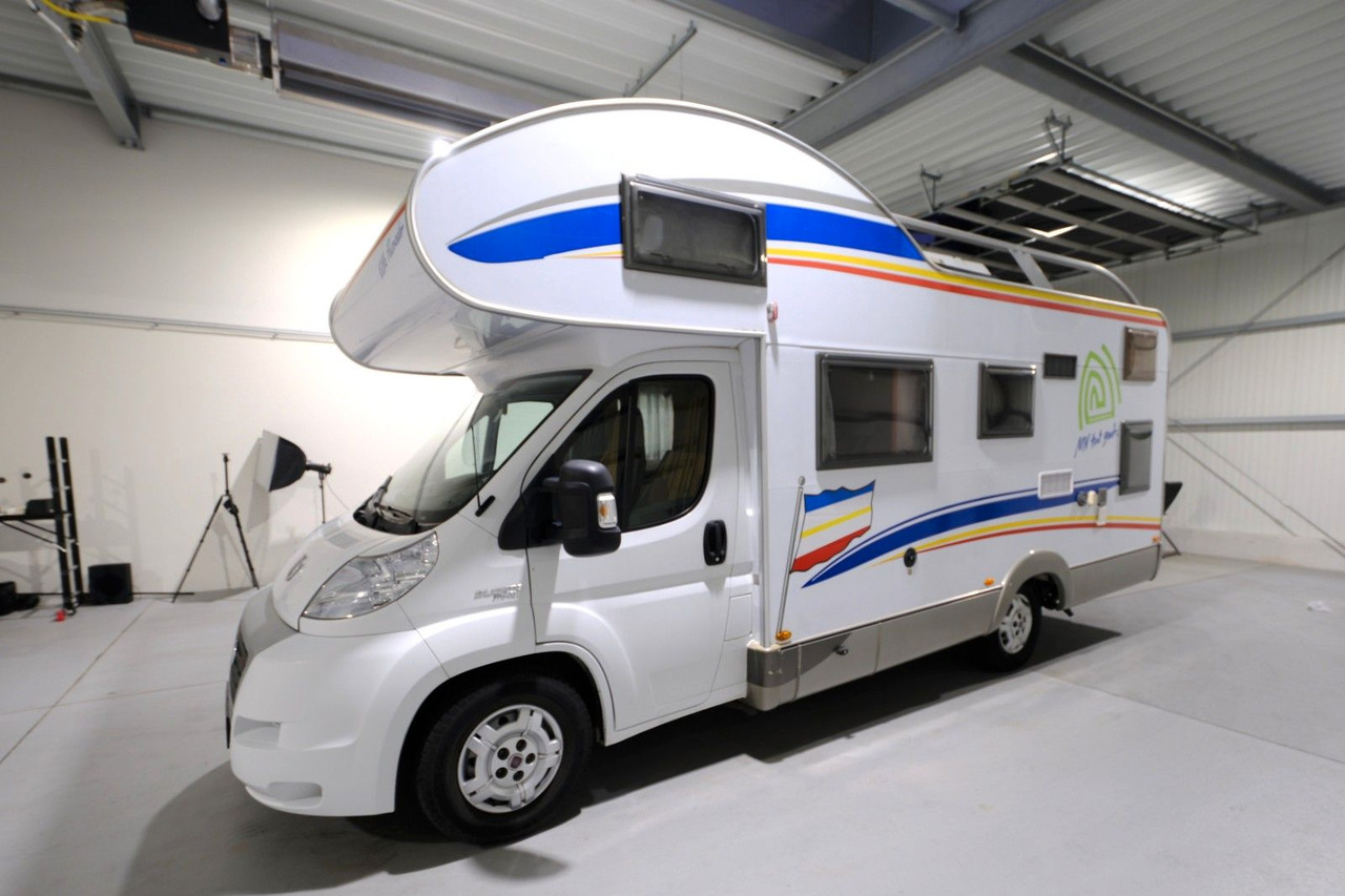 Bürstner A 576/Etagenbetten/Garage/Klima/Markise/3,0l 158 - Alkóvos lakóautó: 4 kép. Bürstner A 576/Etagenbetten/Garage/Klima/Markise/3,0l 158 - Alkóvos lakóautó: 4 kép.