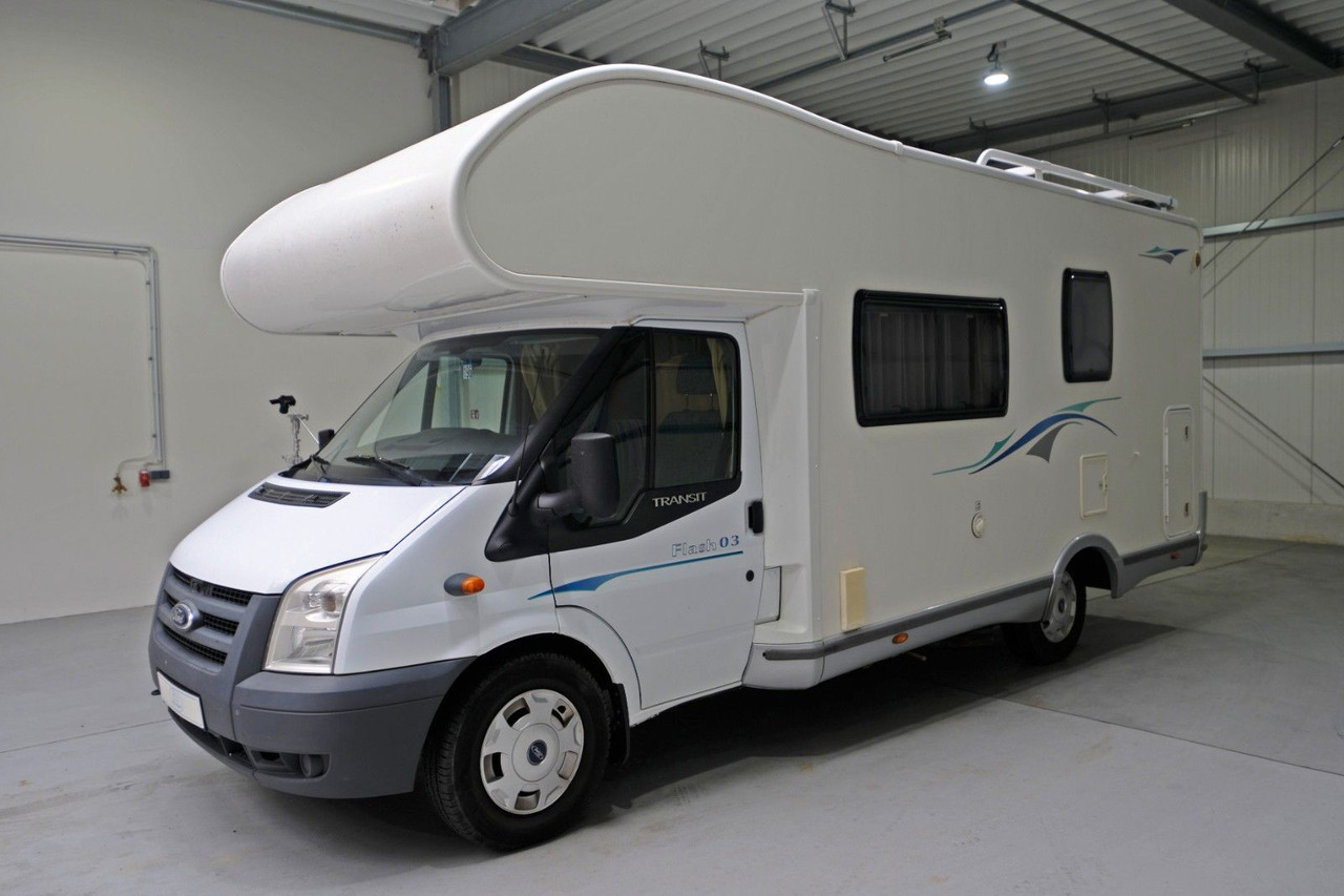 Chausson Flash 03 / Etagenbetten / 6 Schlafplätze / Klima - Alkóvos lakóautó: 2 kép. Chausson Flash 03 / Etagenbetten / 6 Schlafplätze / Klima - Alkóvos lakóautó: 2 kép.