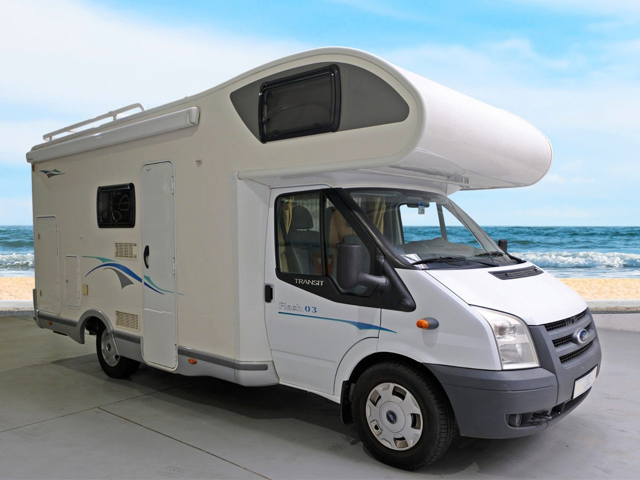 Chausson Flash 03 / Etagenbetten / 6 Schlafplätze / Klima - Alkóvos lakóautó: 1 kép. Chausson Flash 03 / Etagenbetten / 6 Schlafplätze / Klima - Alkóvos lakóautó: 1 kép.