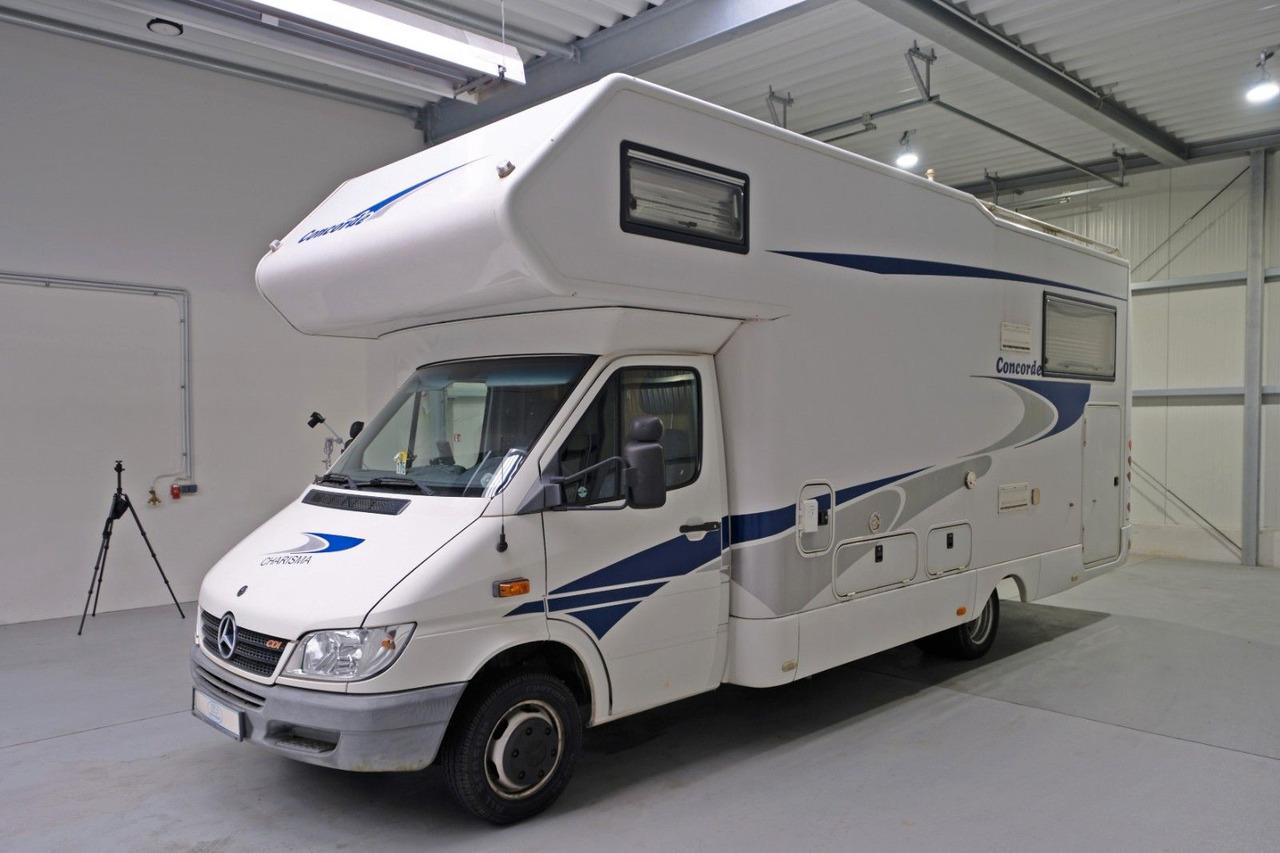 Concorde Charisma A 740R/Automatik/Rundsitz/Solar/Klima - Alkóvos lakóautó: 2 kép. Concorde Charisma A 740R/Automatik/Rundsitz/Solar/Klima - Alkóvos lakóautó: 2 kép.