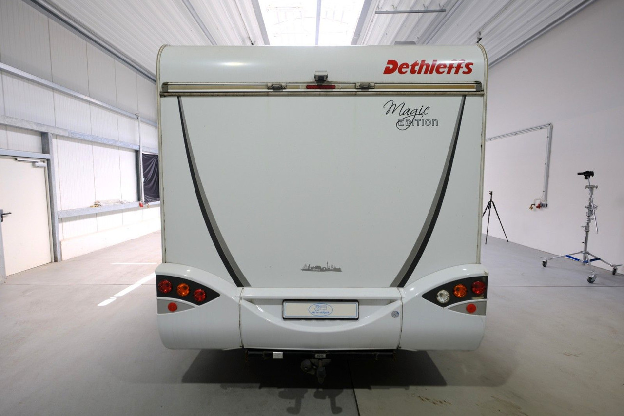 Dethleffs T 001 Magic Edition White/Einzelbetten/Solar - Félintegrált lakóautó: 3 kép. Dethleffs T 001 Magic Edition White/Einzelbetten/Solar - Félintegrált lakóautó: 3 kép.