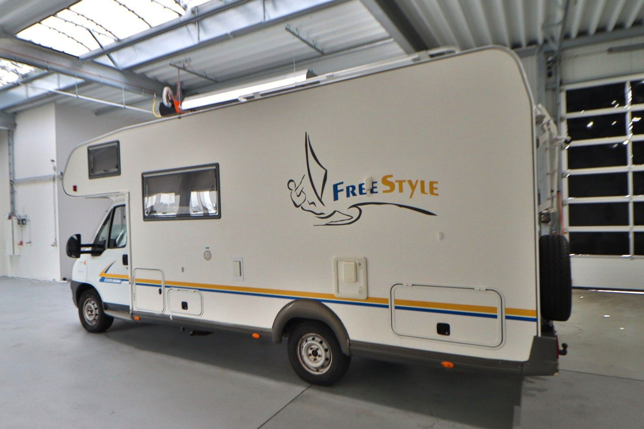 Eura Mobil A 665 HB/Festbett/Garage/Luftfederung/Markise - Alkóvos lakóautó: 4 kép. Eura Mobil A 665 HB/Festbett/Garage/Luftfederung/Markise - Alkóvos lakóautó: 4 kép.
