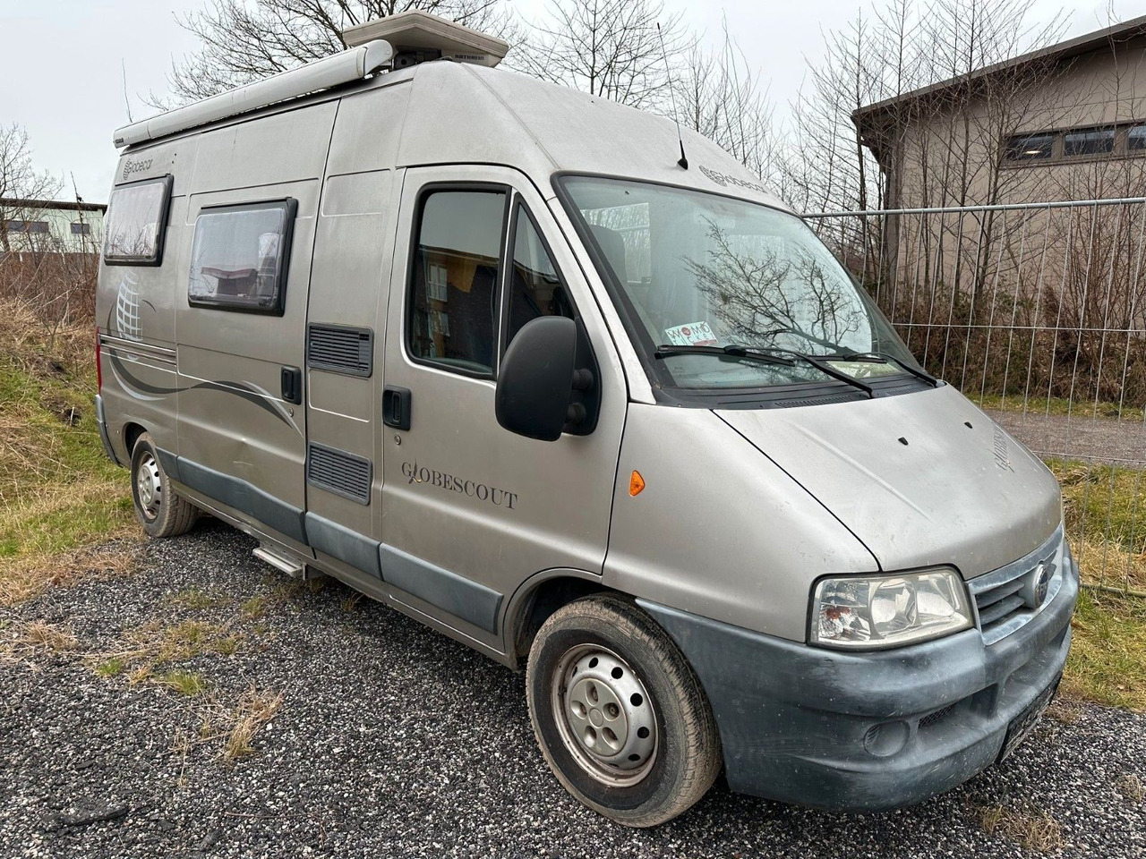 Globecar Globescout / Festbett / SAT /Klima Globecar Globescout / Festbett / SAT /Klima - Kempingautó: 2 kép. Globecar Globescout / Festbett / SAT /Klima Globecar Globescout / Festbett / SAT /Klima - Kempingautó: 2 kép.