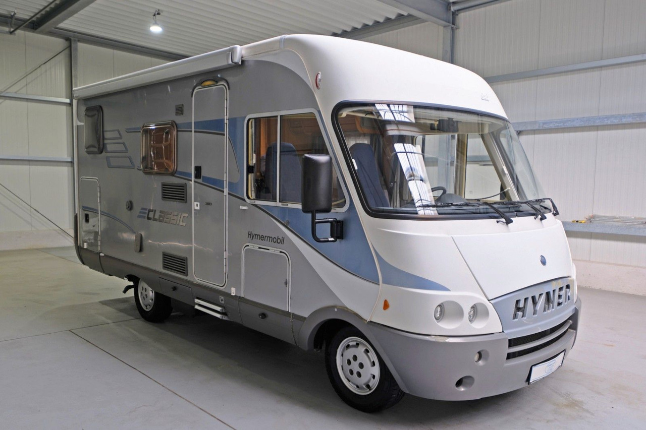 HYMER / ERIBA / HYMERCAR B 504 Classic/Festbett+Hubbett/Garage/Klima/Mar - Integrált lakóautó: 1 kép. HYMER / ERIBA / HYMERCAR B 504 Classic/Festbett+Hubbett/Garage/Klima/Mar - Integrált lakóautó: 1 kép.