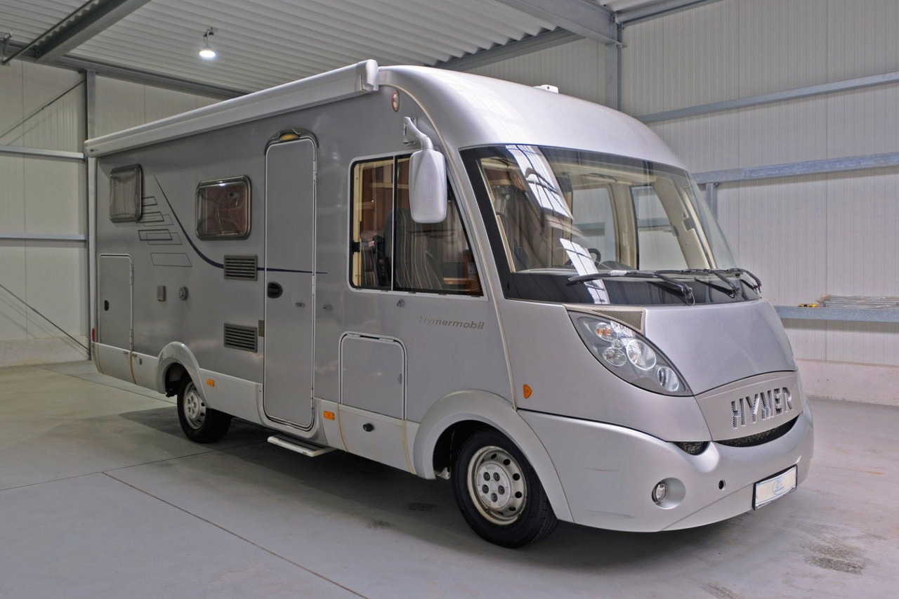 HYMER / ERIBA / HYMERCAR B 514 CL/Festbett+Hubbett/Garage/Klima/Markise - Integrált lakóautó: 1 kép. HYMER / ERIBA / HYMERCAR B 514 CL/Festbett+Hubbett/Garage/Klima/Markise - Integrált lakóautó: 1 kép.