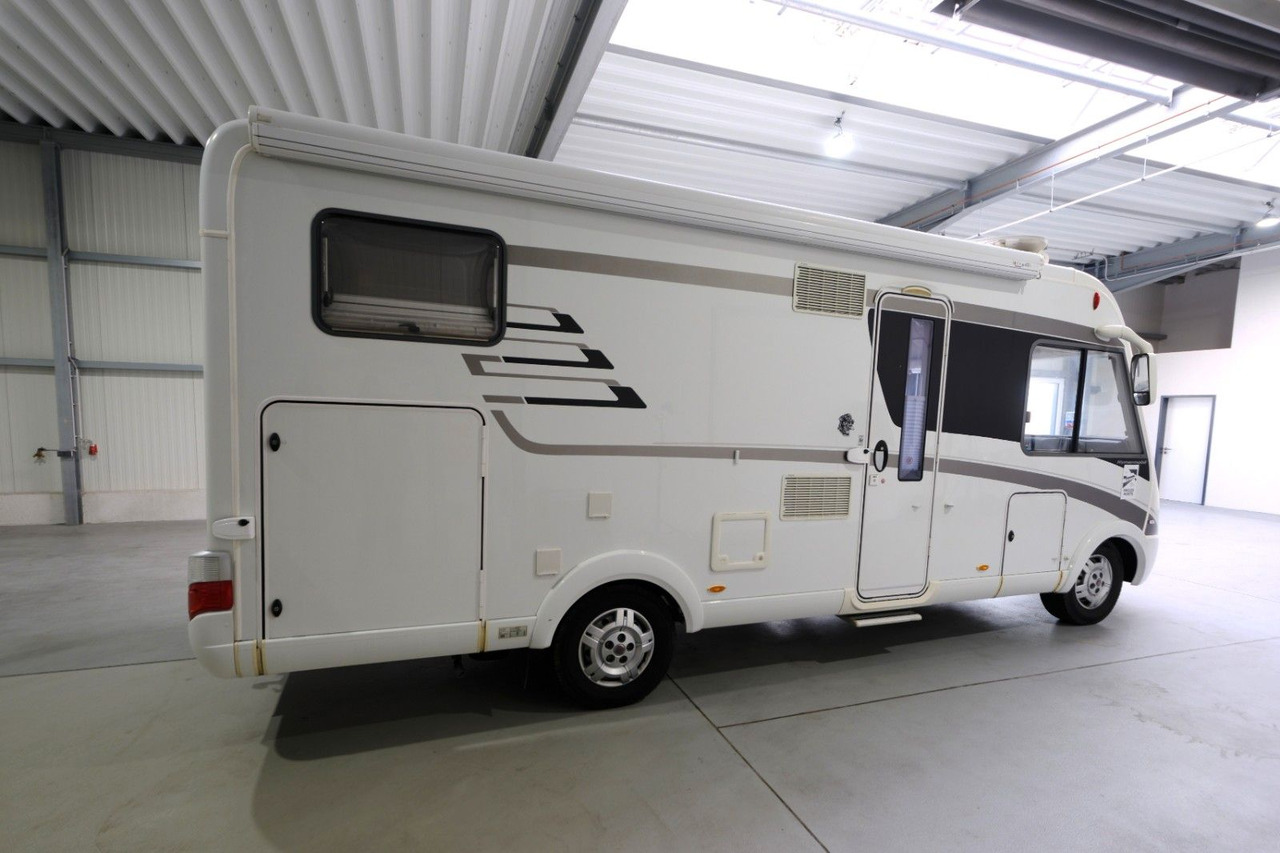HYMER / ERIBA / HYMERCAR B 594 PL/Automatik/Festbett+Hubbett/2xKlima/TOP - Integrált lakóautó: 5 kép. HYMER / ERIBA / HYMERCAR B 594 PL/Automatik/Festbett+Hubbett/2xKlima/TOP - Integrált lakóautó: 5 kép.