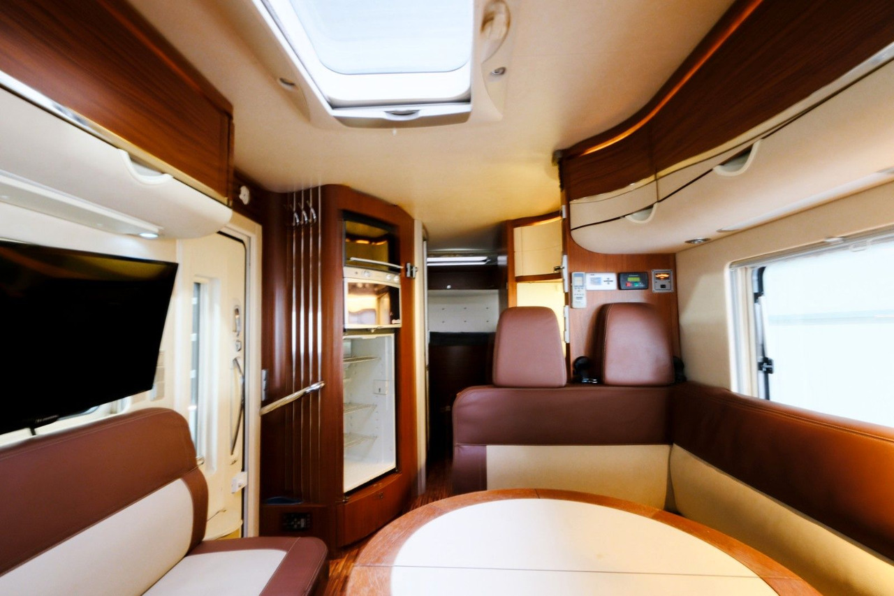 HYMER / ERIBA / HYMERCAR S 800/Automatik/Festbett+Hubbett/Klima/Solar/AHK HYMER / ERIBA / HYMERCAR S 800/Automatik/Festbett+Hubbett/Klima/Solar/AHK - Integrált lakóautó: 5 kép. HYMER / ERIBA / HYMERCAR S 800/Automatik/Festbett+Hubbett/Klima/Solar/AHK HYMER / ERIBA / HYMERCAR S 800/Automatik/Festbett+Hubbett/Klima/Solar/AHK - Integrált lakóautó: 5 kép.