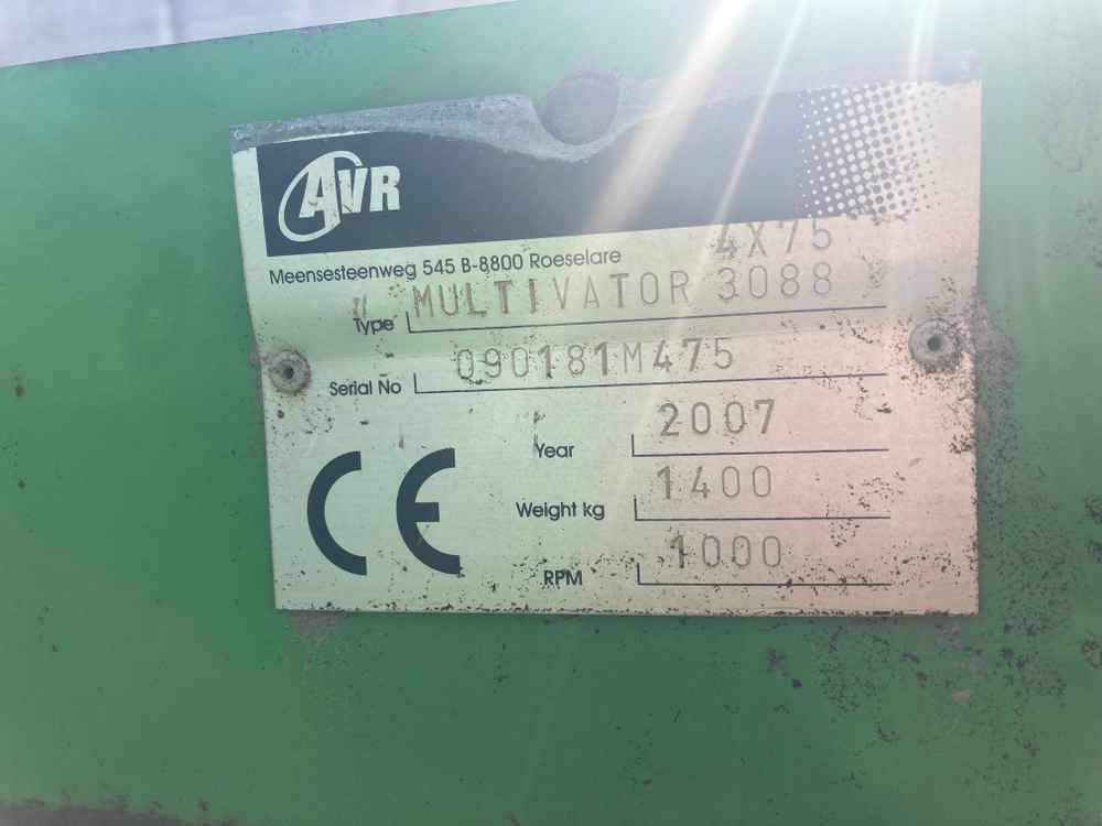 AVR AVR - Multivator - Betakarító gép: 2 kép. AVR AVR - Multivator - Betakarító gép: 2 kép.