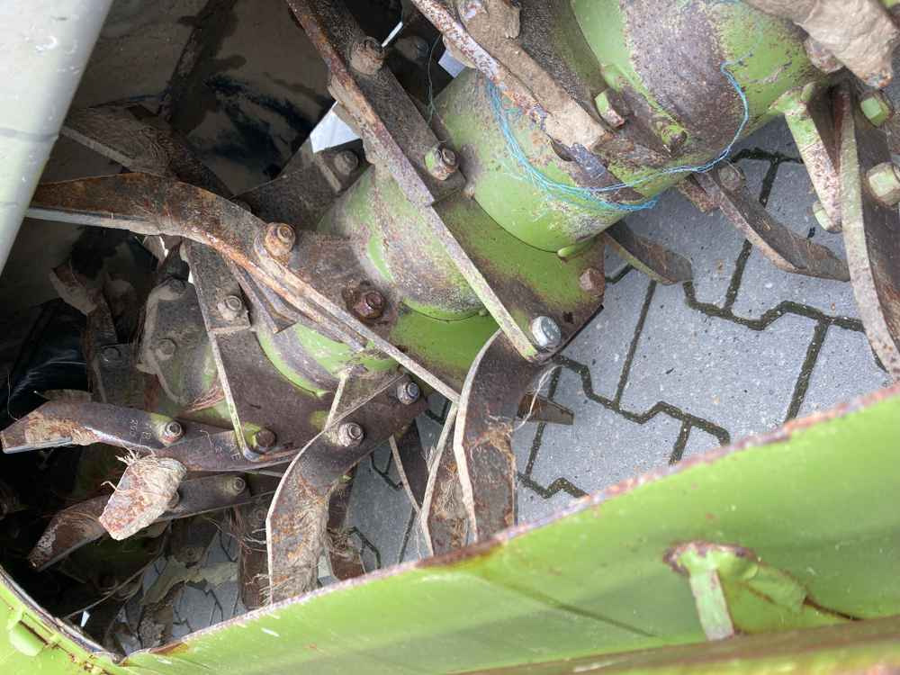 Baselier FF310 - Betakarító gép: 3 kép. Baselier FF310 - Betakarító gép: 3 kép.