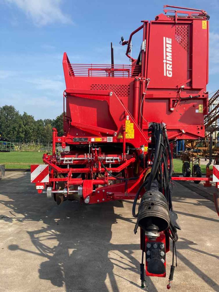 Grimme SE 150-60 UB - Burgonyakombájn: 1 kép. Grimme SE 150-60 UB - Burgonyakombájn: 1 kép.
