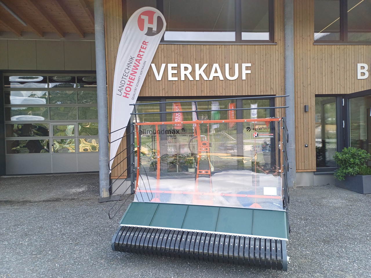 Agrartechnik Seeber Allroundmax 195 Aebi (23793) - Szálastakarmány betakarítás gépei: 1 kép. Agrartechnik Seeber Allroundmax 195 Aebi (23793) - Szálastakarmány betakarítás gépei: 1 kép.