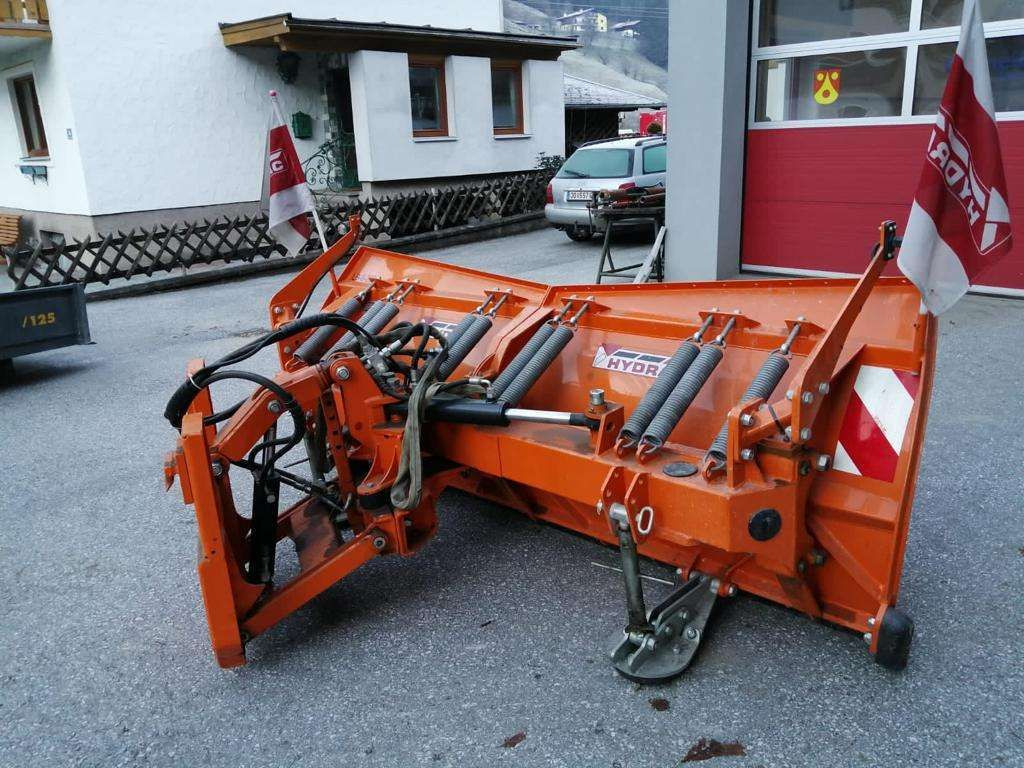 Hydrac Schneepflug LB-2/260 (11684) - Hóeke: 3 kép. Hydrac Schneepflug LB-2/260 (11684) - Hóeke: 3 kép.