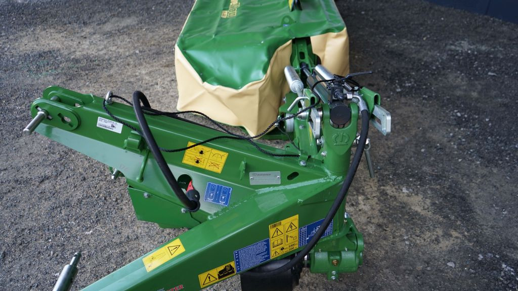 Krone ActiveMow R280 (20697) - Fűkasza: 5 kép. Krone ActiveMow R280 (20697) - Fűkasza: 5 kép.